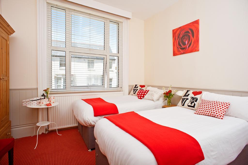 Chambre Lits Jumeaux avec Salle de Bains