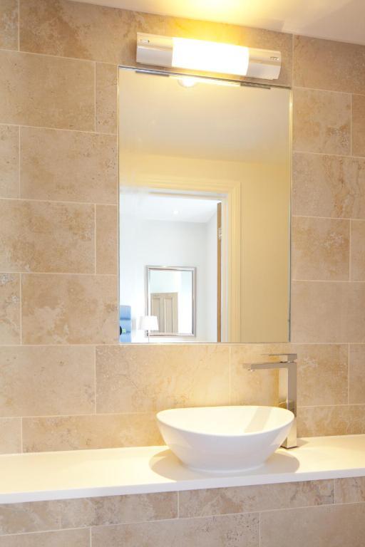 Petite Chambre Lit King-Size - Vue sur Mer