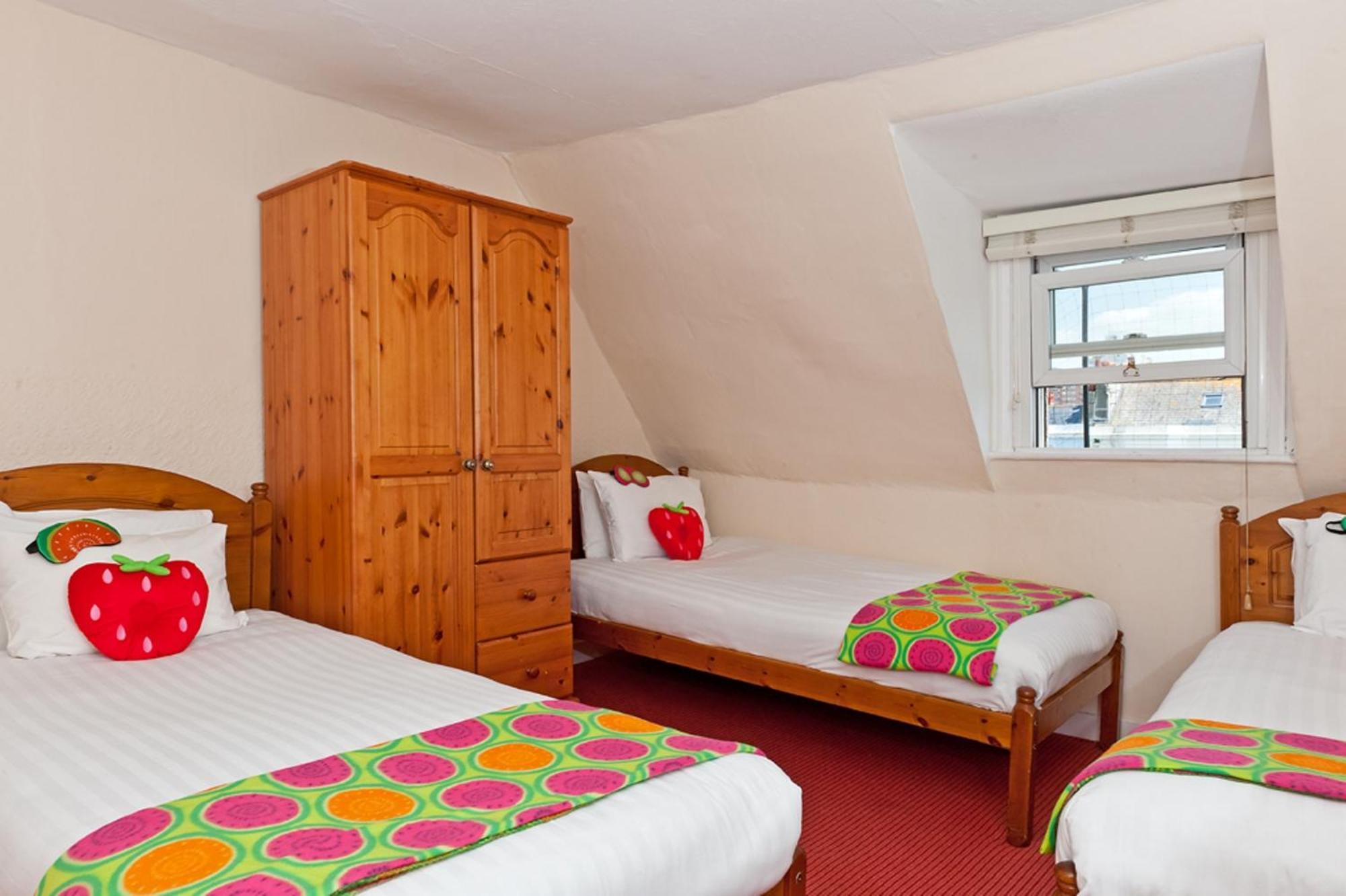 Chambre Triple avec Salle de Bains Commune